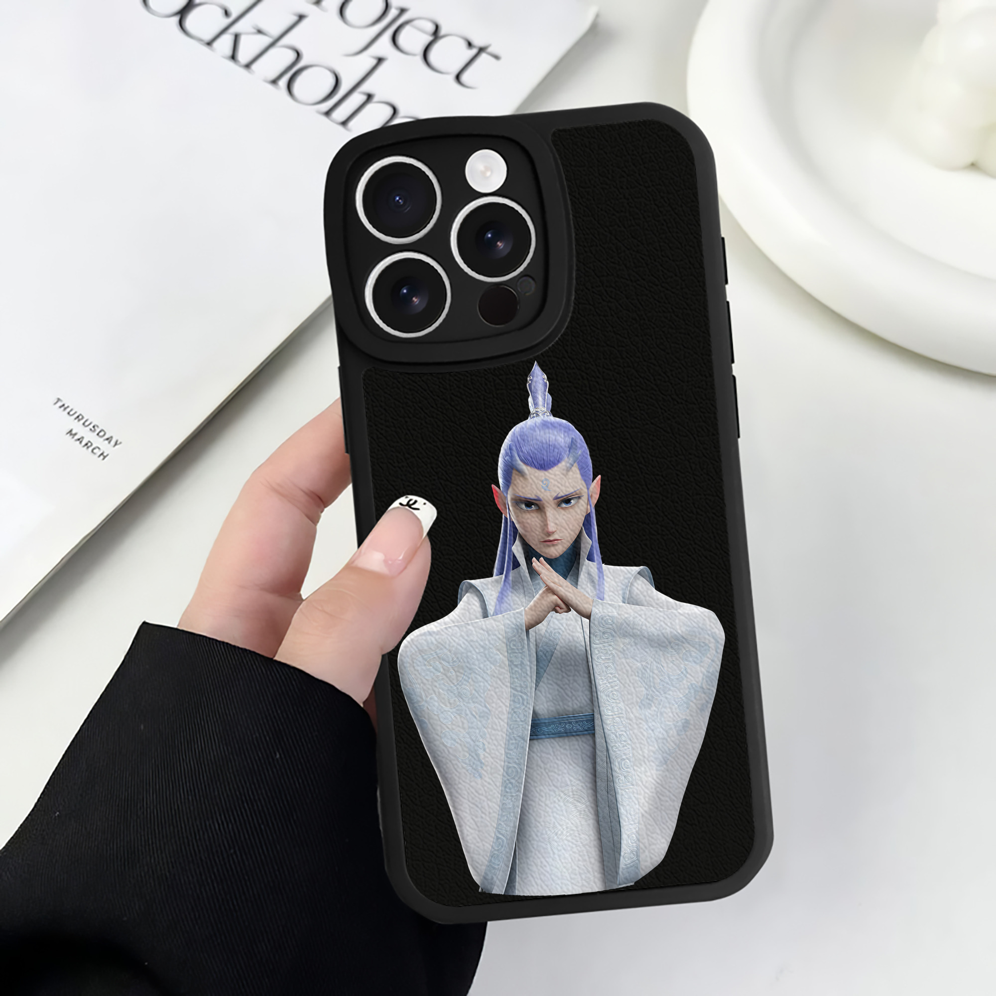 （画像用） Ne Zha 2 ナタ 魔童の大暴れ 【iPhone 16シリーズ対応】シリコンスマホケース（レザー調） 材質：シリコン